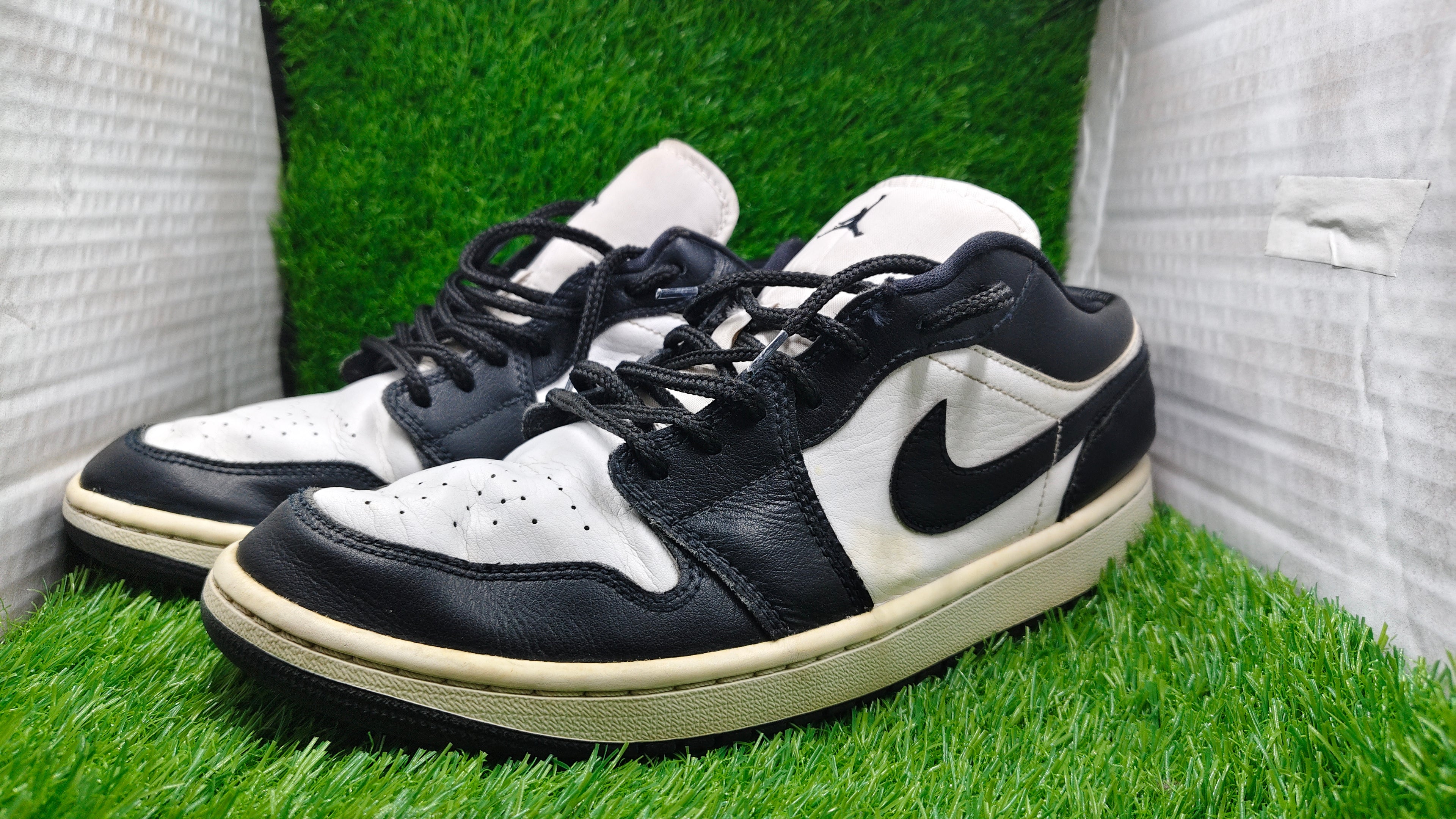 NIKE AIR JORDAN 1 LOW