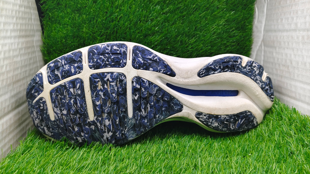 Mizuno Wave Rider 25