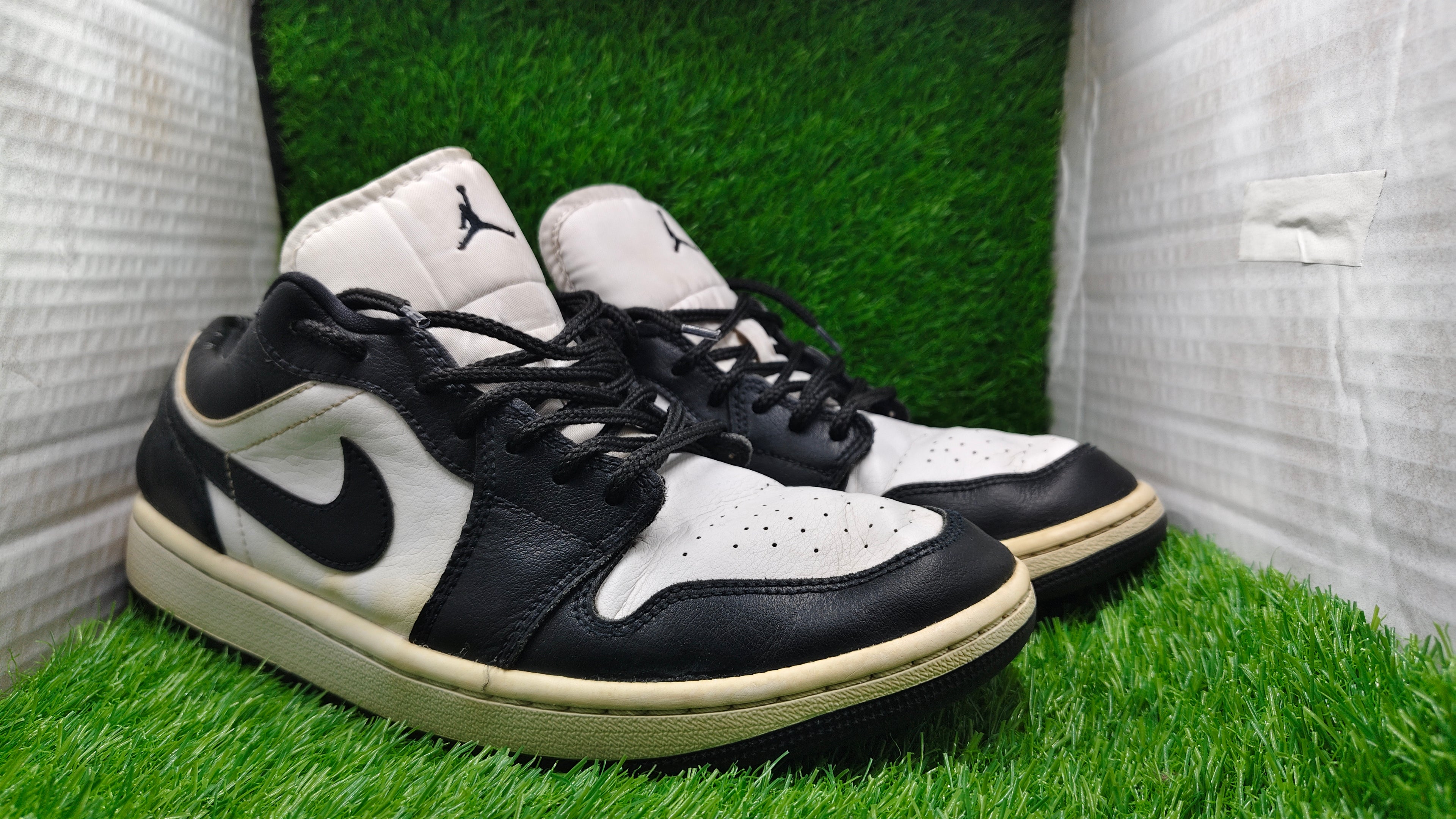 NIKE AIR JORDAN 1 LOW