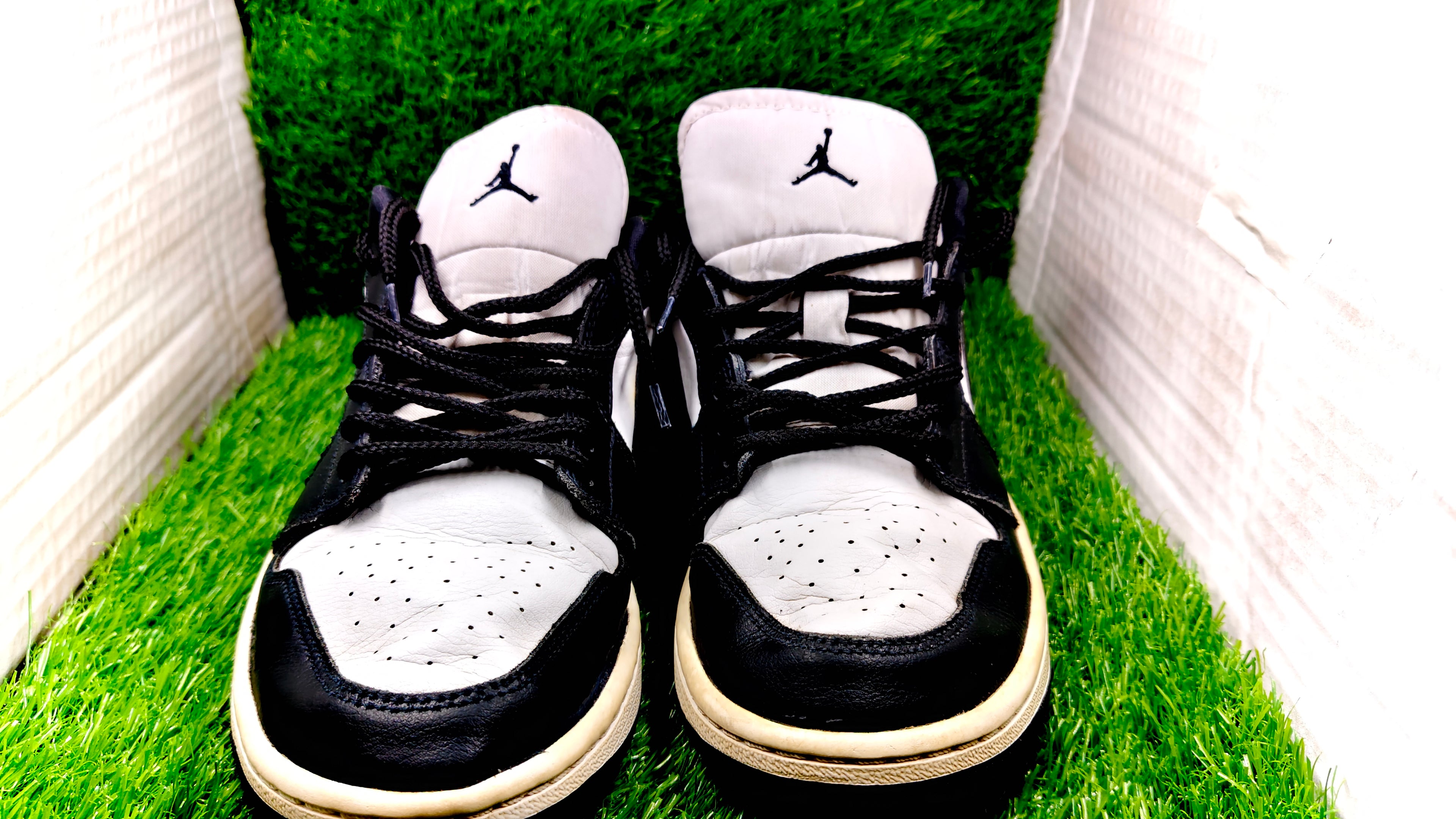 NIKE AIR JORDAN 1 LOW